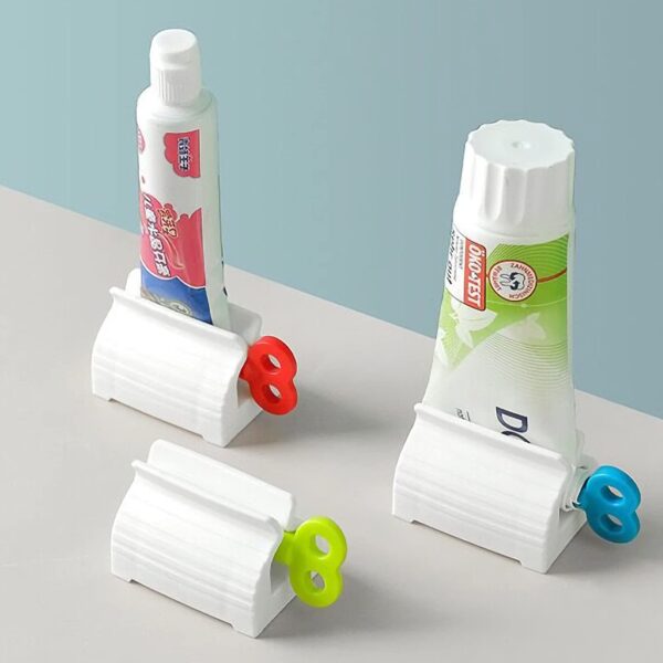 TOOTHPASTE SQUEEZER